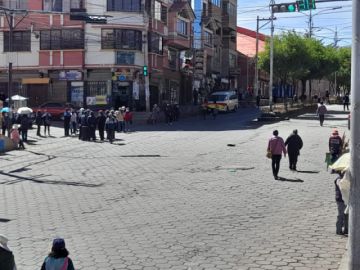 Bloqueos en Potosí en la primera jornada de paro cívico.
