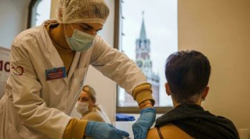 Rusia registra un tercer récord consecutivo de muertos y contagios por covid-19