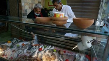 Del mar a la gastronomía, los restaurantes de la familia Abu Hassira en Gaza