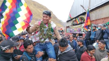 Citan al dirigente cocalero Arnold Alanez por presunto robo en oficinas de una emisora de Yungas