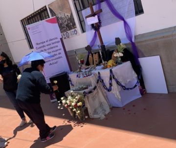 Voluntariado recuerda con un altar a las 10 víctimas de feminicidio en Potosí