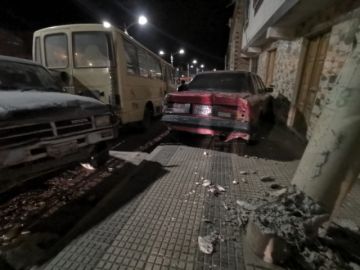 Anoche, un vehículo tipo Civilian se deslizó por la pendiente avenida Canadá