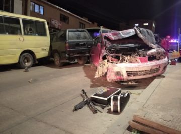 Anoche, un vehículo tipo Civilian se deslizó por la pendiente avenida Canadá