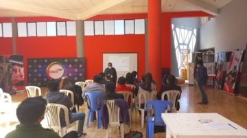 Se reunieron con una treintena de representantes de ópticas en el municipio.