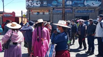Crece la tensión en la ciudad entre comerciantes, bloqueadores y campesinos