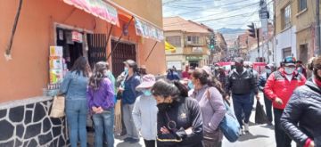 Comerciantes hacen cerrar tiendas del centro de la ciudad