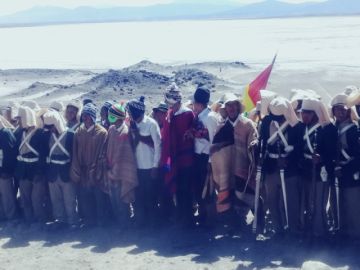 Representación de la Quinta División  del ejército boliviano por soldados bolivianos, marzo de 2018.