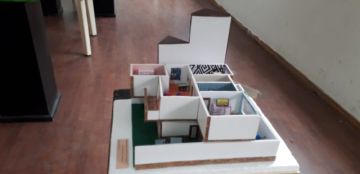 Los cuadros y maquetas fueron trabajados por los escolares a los largo del año.