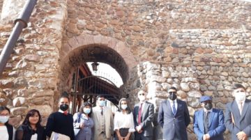 El alcalde de Potosí, Jhonny Llally, ofreció un almuerzo al embajador de España en Bolivia, Javier Gassó