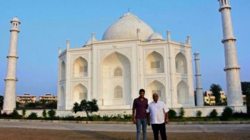 Un indio construye copia del Taj Mahal en señal de amor a su esposa