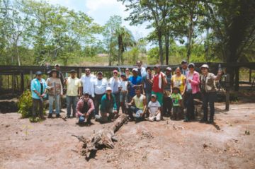 Por cada dos litros de agua SOMOS vendidos, ya sea en botellas de dos litros o el equivalente en botellas de quinientos mililitros, CBN dona un boliviano a la Fundación Avina. 