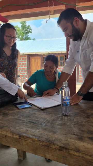Por cada dos litros de agua SOMOS vendidos, ya sea en botellas de dos litros o el equivalente en botellas de quinientos mililitros, CBN dona un boliviano a la Fundación Avina. 