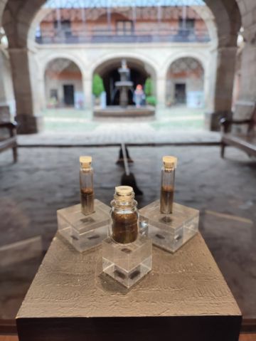 Esta reliquia que forma parte de nuestra extensa colección de minerales nos sumerge en un pasado indeleble a la marcha del progreso en el patrimonio histórico de Potosí 