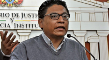 Ministro Lima "reflexiona" a líderes políticos para que lean el expediente de Pumari y evitar hacer papelones