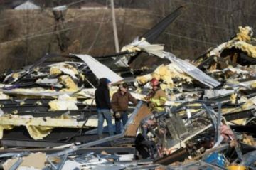 Reportan que hay al menos 83 muertos en devastadores tornados en Estados Unidos