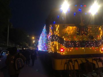 Potosí vivió la entrada navideña y recibió al Tren de la Navidad
