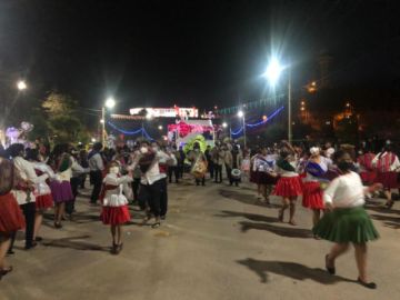 Potosí vivió la entrada navideña y recibió al Tren de la Navidad