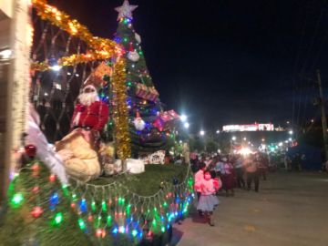 Potosí vivió la entrada navideña y recibió al Tren de la Navidad