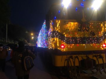 Potosí vivió la entrada navideña y recibió al Tren de la Navidad