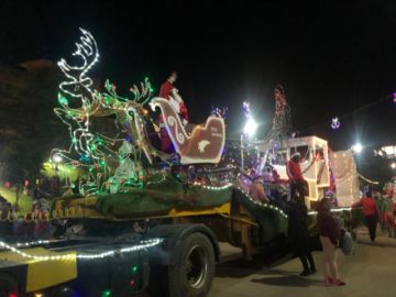 Potosí vivió la entrada navideña y recibió al Tren de la Navidad