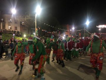 Potosí vivió la entrada navideña y recibió al Tren de la Navidad