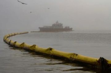 Perú declara "emergencia ambiental" en zona costera afectada por derrame petrolero