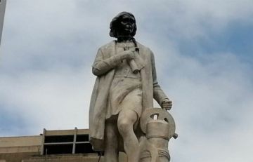 Alcaldía informa que cuatro personas fueron imputadas por daños al monumento a Colón en La Paz