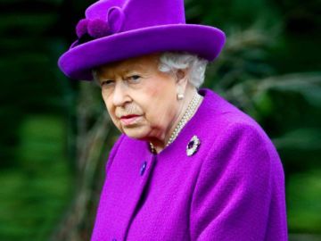 El despacho de la reina subrayó que ella está vacunada.