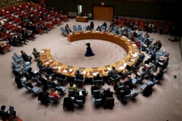 Ucrania pide "severas sanciones" y acusa a Rusia de querer "resucitar a la URSS"