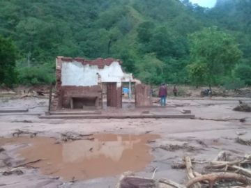 Hallan cuatro cuerpos tras el desborde de ríos en Tarija y activan tareas de rescate