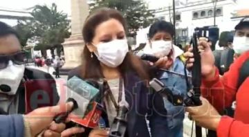 Fiscalía allana la Gobernación y secuestra documentos de las 41 ambulancias y autos de la Policía