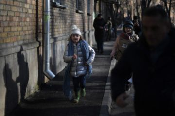 Rusia amasa tropas en torno a Kiev, que teme verse rodeada