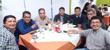 Mariscal con gente de la gobernación y la ABC.