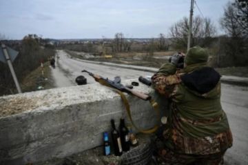 "Lo volaremos": los ucranianos, dispuestos a sacrificar el último puente a Kiev