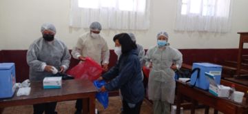 Sedes vacuna a estudiantes de secundaria de la Villa Imperial