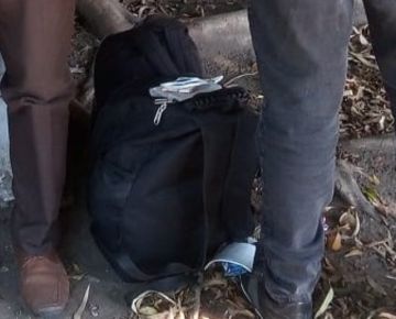 La mochila que aparece en la foto.