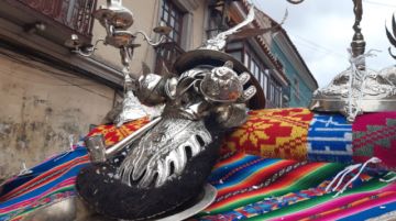 Plata, folklore y devoción.