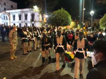 Los restos de los héroes fueron trasladados desde el cementerio potosino.