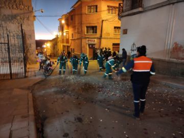 A lo largo del recorrido, principalmente mistura era arrojada en las imágenes que recorrieron el centro de la ciudad.