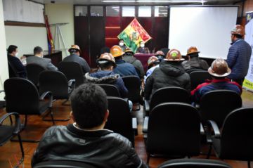 La reunión en el ministerio.