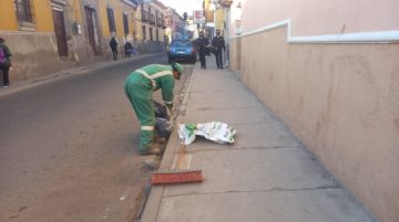 EMAP retoma trabajos de barrido de tierra y polvillo del centro histórico  de la ciudad