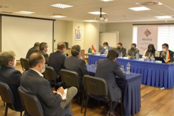 En reunión con Gobierno no se abordó incremento salarial aunque empresarios afirman que acatarán la ley