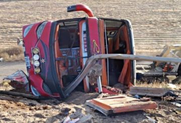 De acuerdo con el reporte preliminar, el accidente sucedió en la ruta Oruro - Cochabamba en el sector de Paria.