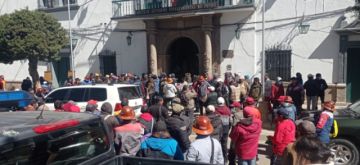 Cooperativistas presionan por acceso a dinamitas