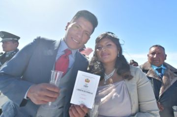 De las 34 parejas, 20 son de la región potosina y 14 son del interior del país, de varias ciudades.