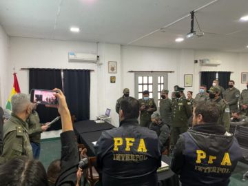 La entrega a la Policía Boliviana.