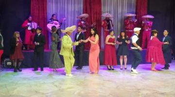 El Sambo Salvito, La sanguchera de la esquina, Maridos exprimidos y El cumpleaños del Warjata fueron las obras que presentó en el teatro potosino.