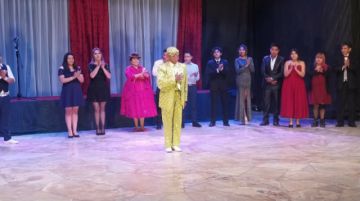 El Sambo Salvito, La sanguchera de la esquina, Maridos exprimidos y El cumpleaños del Warjata fueron las obras que presentó en el teatro potosino.