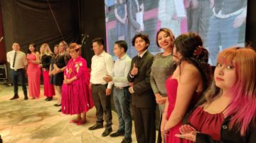 El Sambo Salvito, La sanguchera de la esquina, Maridos exprimidos y El cumpleaños del Warjata fueron las obras que presentó en el teatro potosino.