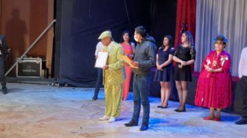 El Sambo Salvito, La sanguchera de la esquina, Maridos exprimidos y El cumpleaños del Warjata fueron las obras que presentó en el teatro potosino.
